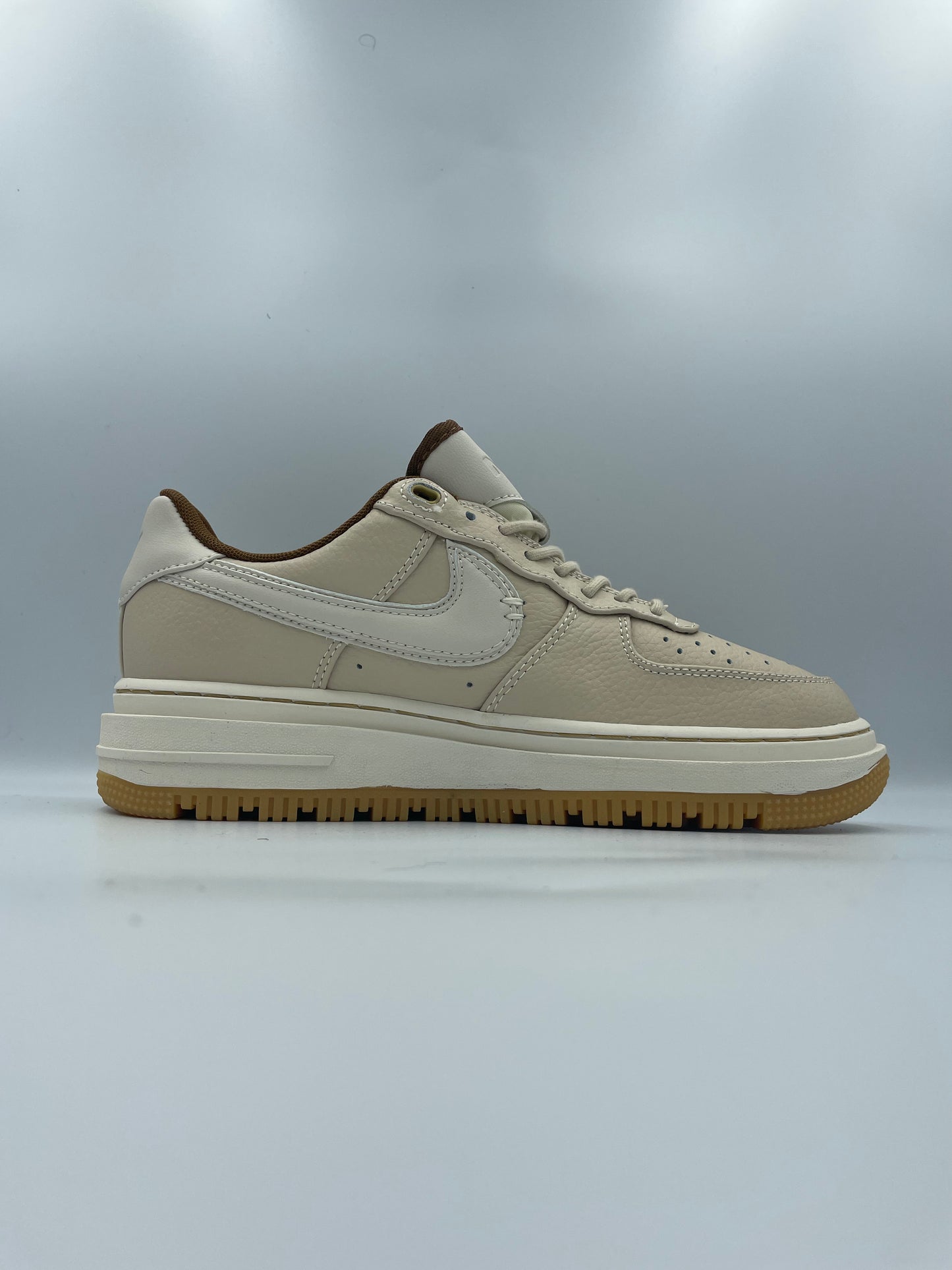 NIKE AIR FORCE 1 ‘LUXE PEACAN’