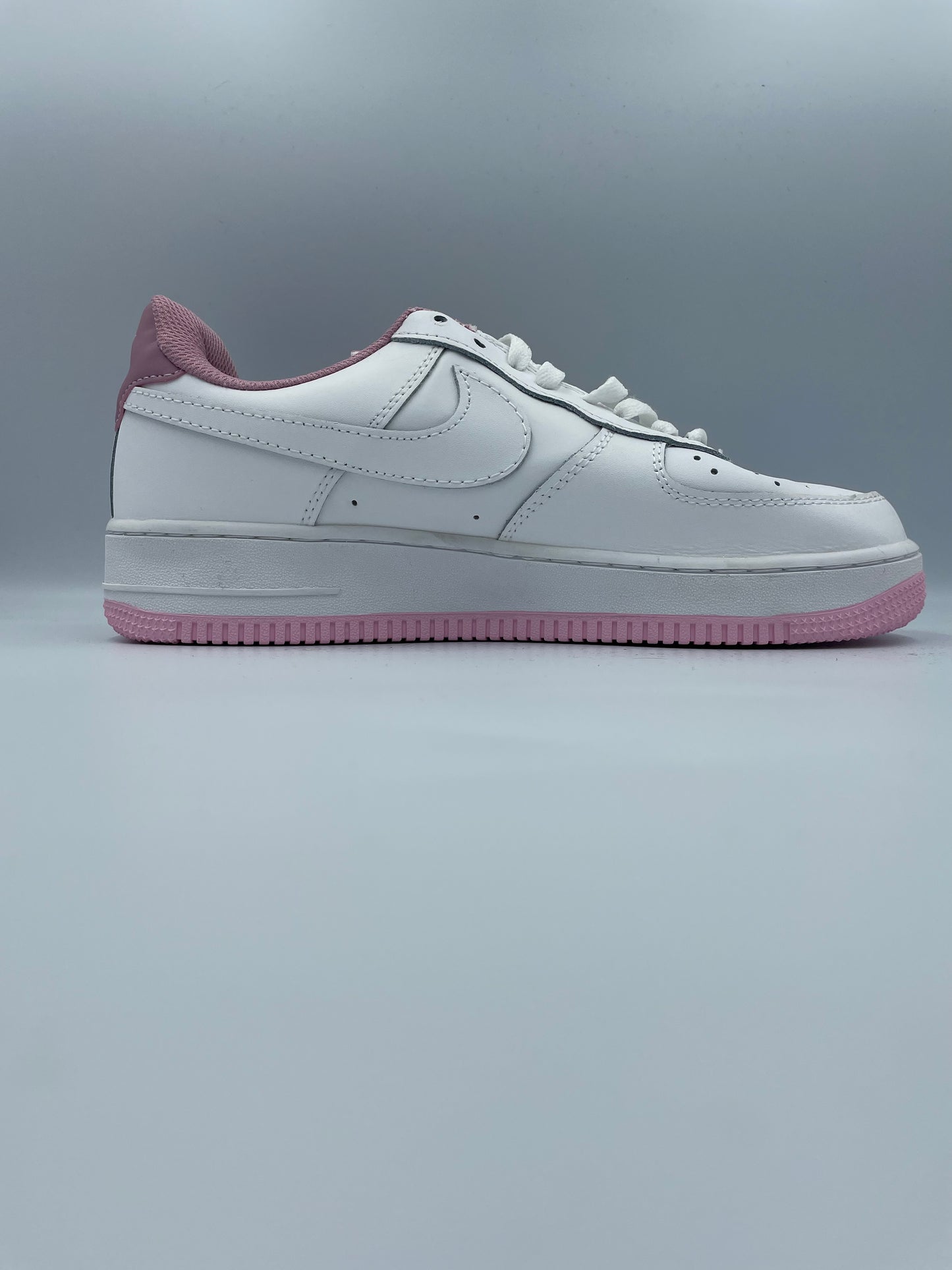 NIKE AIR FORCE 1 LOW 'WHITE ICED LILAC'